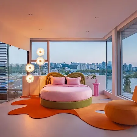 Sky Suite Hangang Bridge